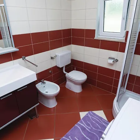 2 Bedroom Beautiful In *