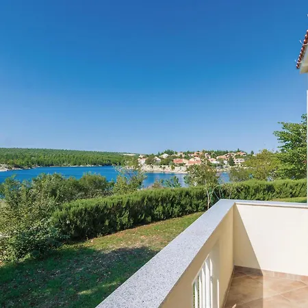 2 Bedroom Beautiful In * Kruševo